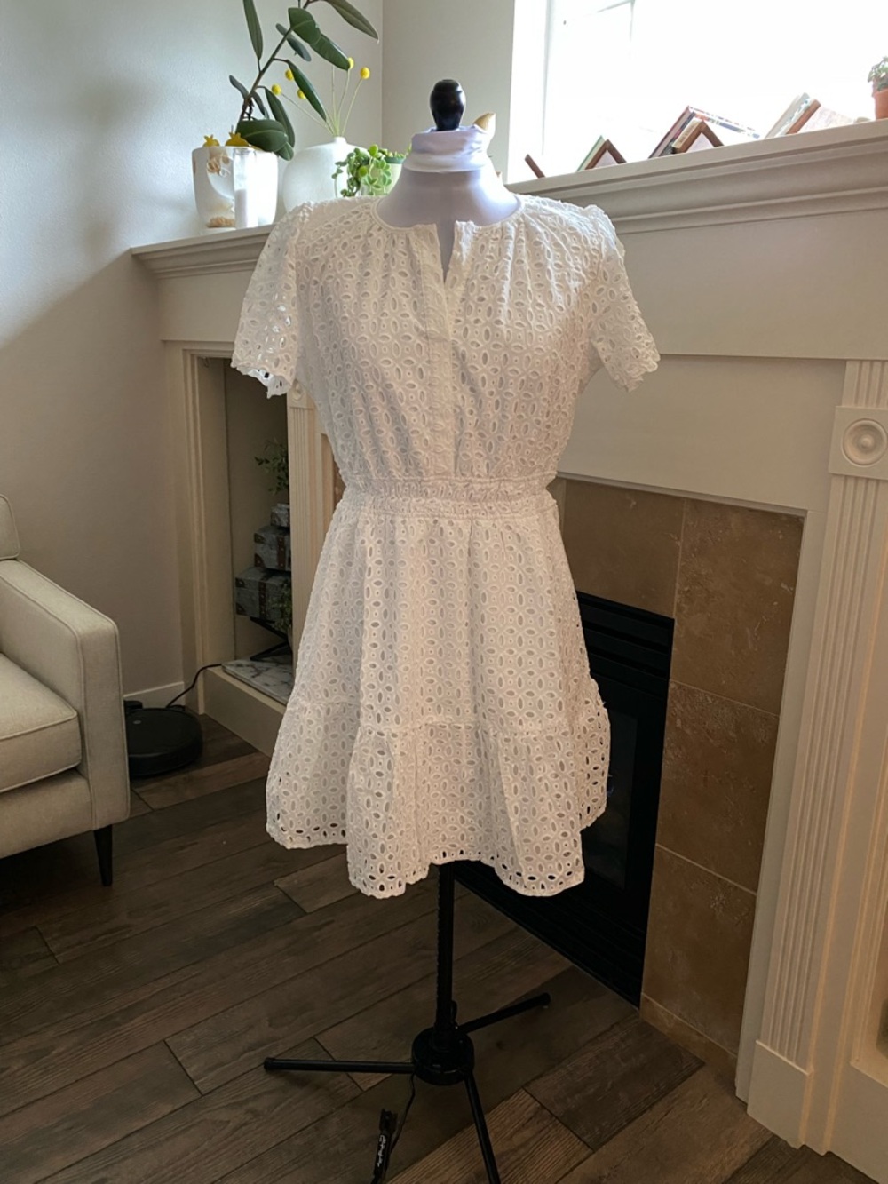 NWOT Pretty Garden White Eyelet Short Sleeve Tiered Mini Dress